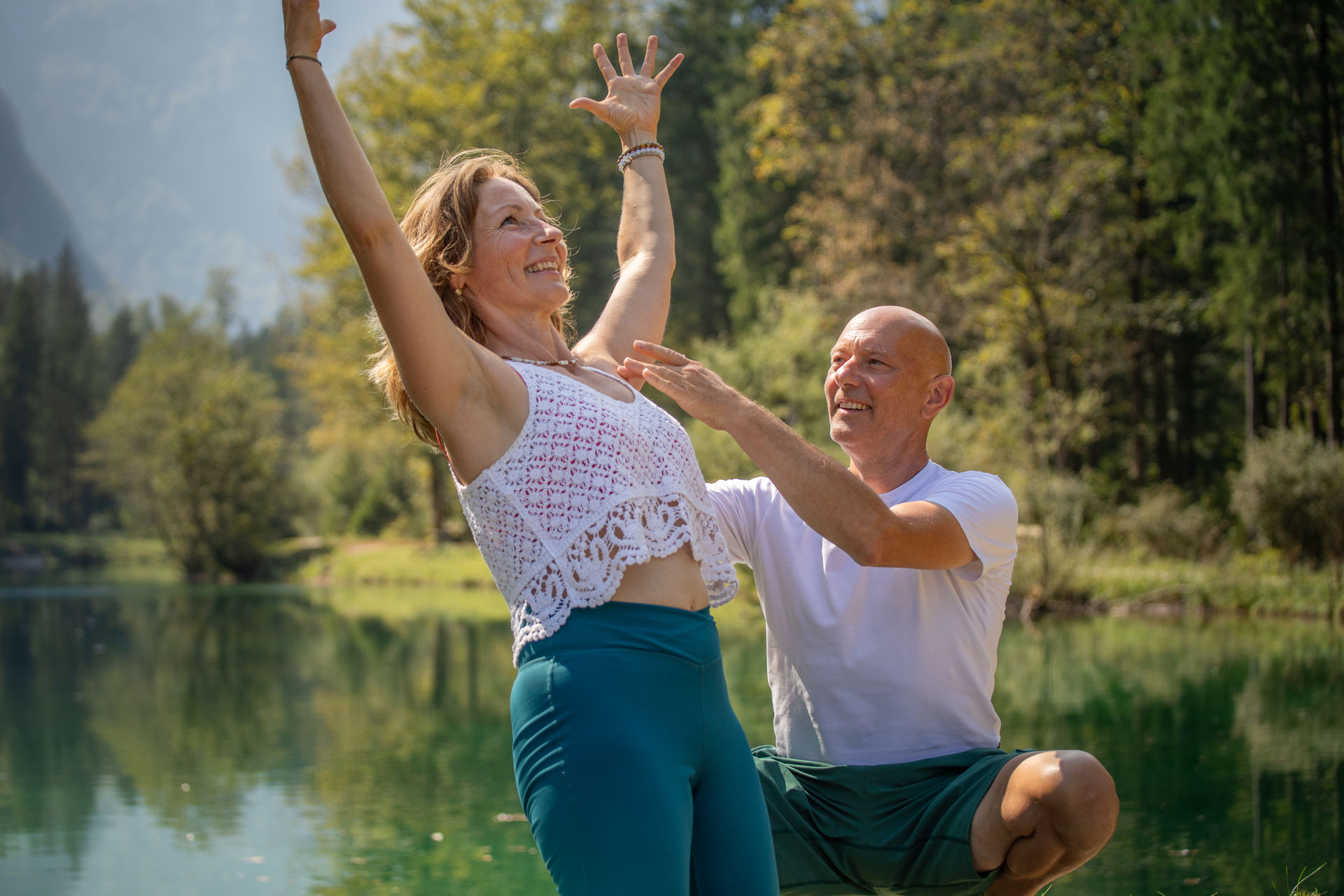 Was unterscheidet Yogatherapie von Yoga