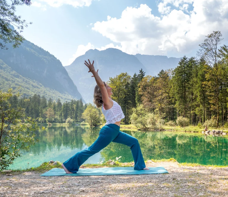 Yogatherapeutische Übungen für den Rücken